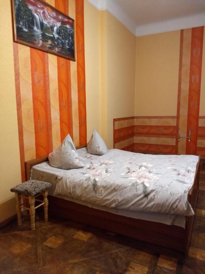 Apartment On Franka Ивано-Франкивск Екстериор снимка